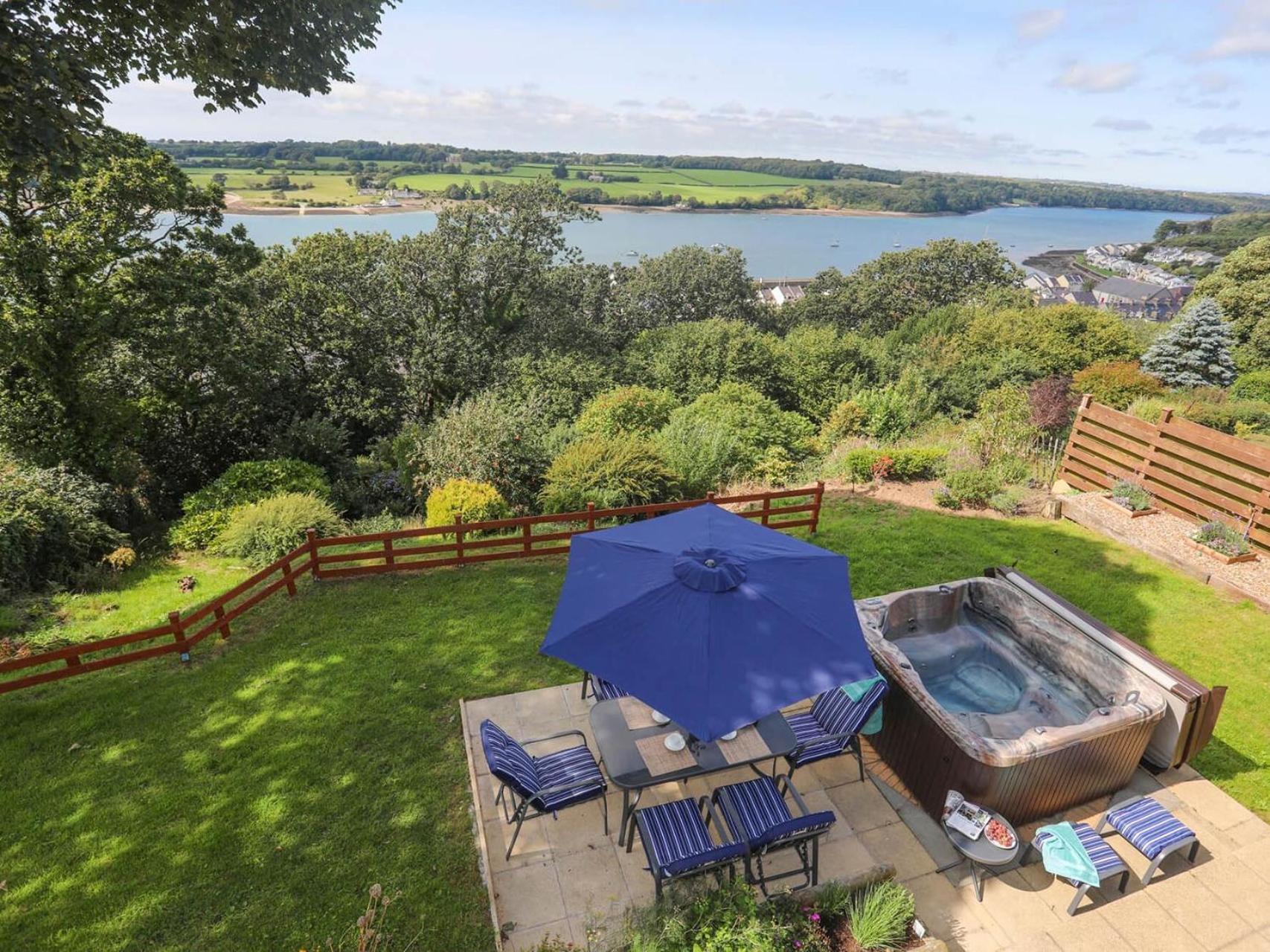 Villa Gwylan Uchaf Y Felinheli Exterior foto