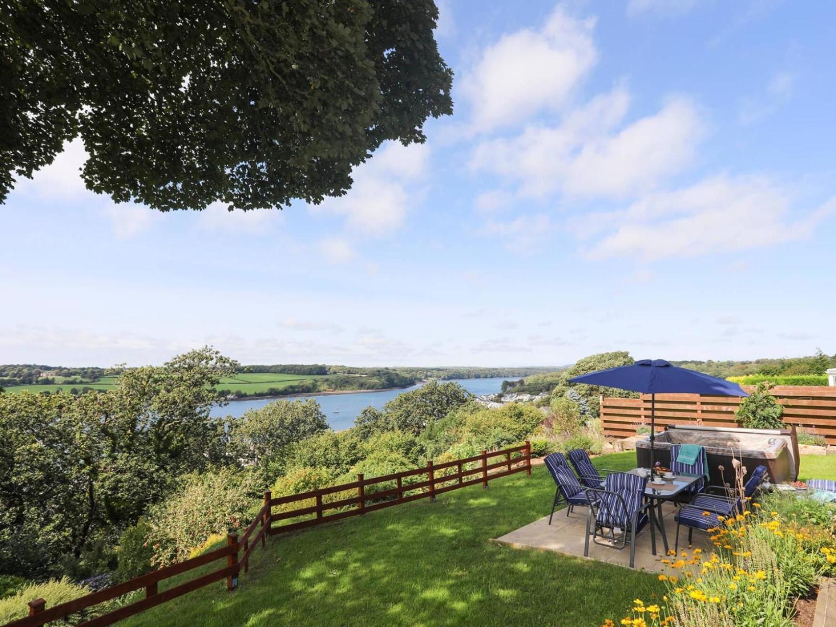 Villa Gwylan Uchaf Y Felinheli Exterior foto